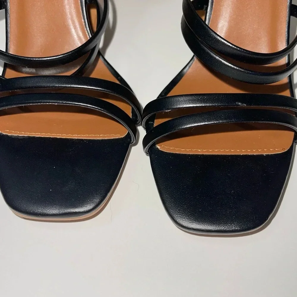 Qupid Black Square Toe Strappy 5” Wooden Block Heel Sandals 10 Women’s